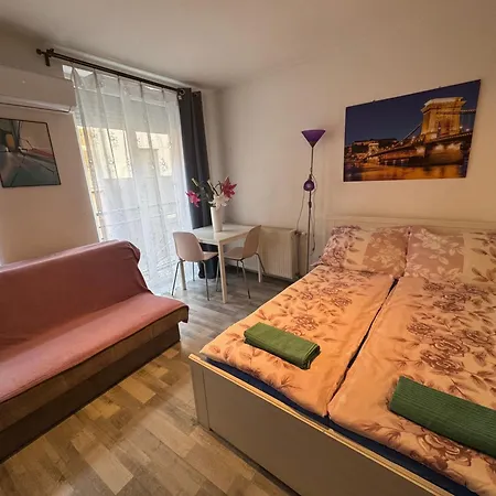 Onyx With Free Private Garage + Ac 아파트 *