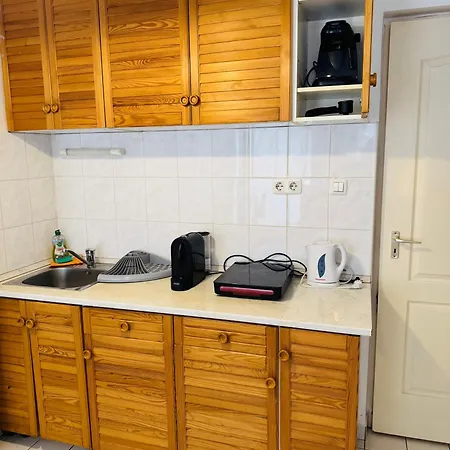 Onyx With Free Private Garage + Ac Lägenhet